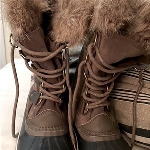 Sorel Joan of arctic boots! Excellent! Used 3 times